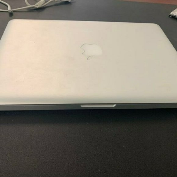 Apple MacBook Pro 13" Late 2008 Core 2 Duo P7350@2.00 GHz 4GB RAM 160GB SSD HD - Picture 2 of 7